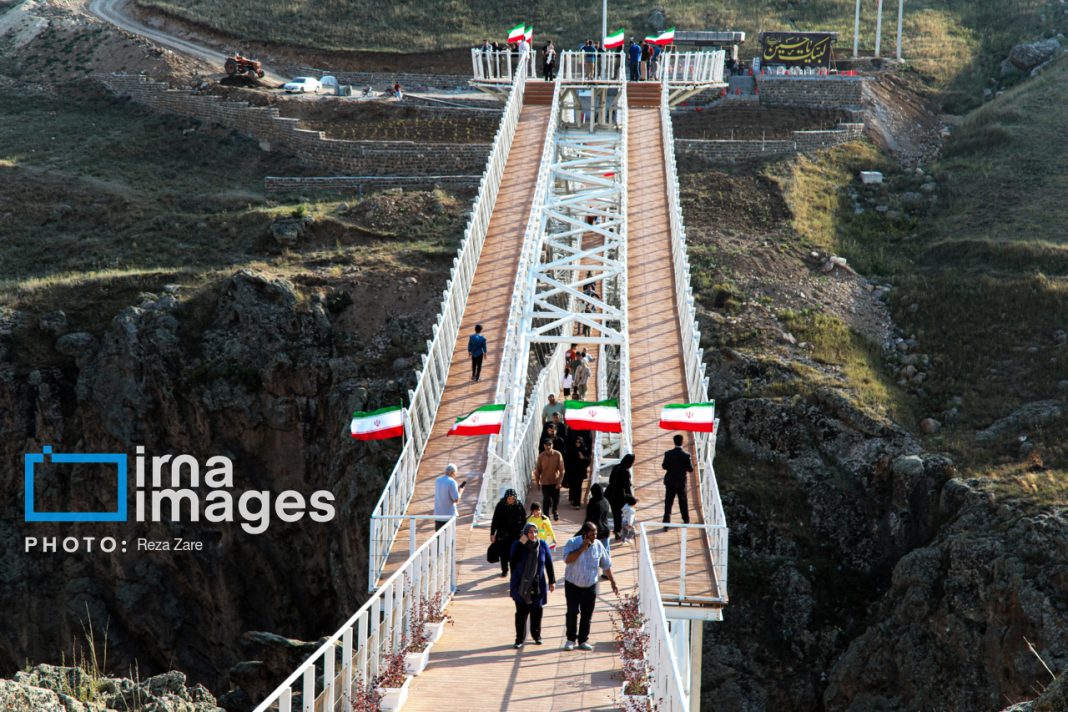 Iran Three-story suspension bridge