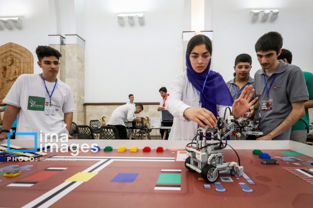 Young Iranian robotic talents race in 2024 qualifying competitions