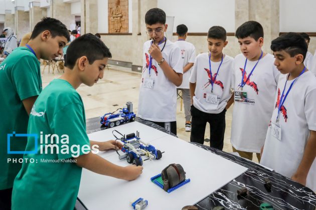 Young Iranian robotic talents race in 2024 qualifying competitions