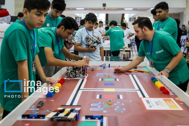 Young Iranian robotic talents race in 2024 qualifying competitions