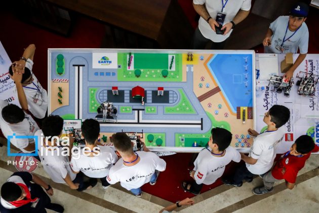 Young Iranian robotic talents race in 2024 qualifying competitions