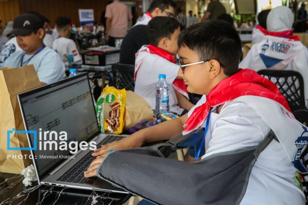 Young Iranian robotic talents race in 2024 qualifying competitions