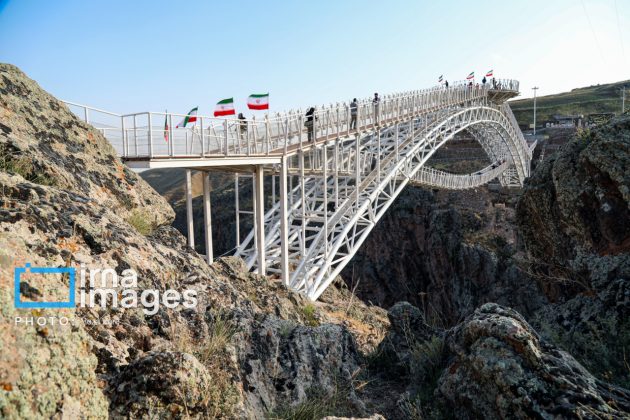 Iran Three-story suspension bridge