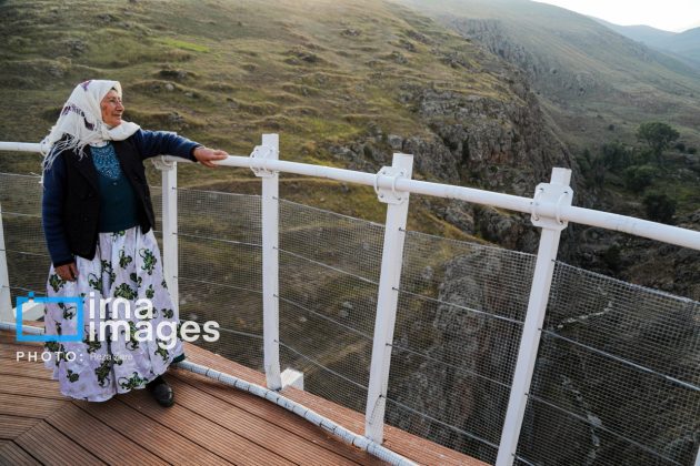 Iran Three-story suspension bridge