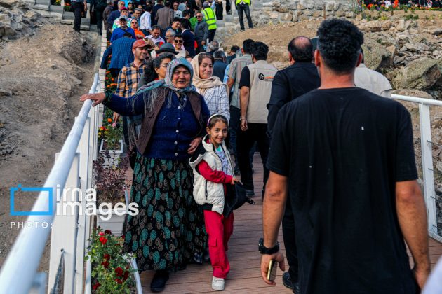 Iran Three-story suspension bridge