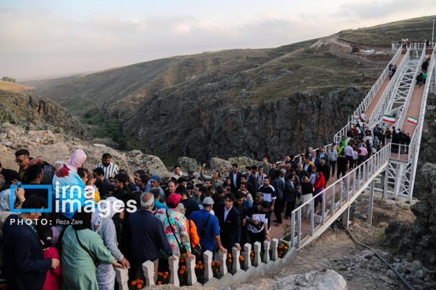 Iran Three-story suspension bridge