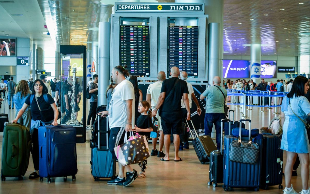 Thousands of Israelis stranded abroad as airlines suspend flights to Tel Aviv amid regional tensions 1 Thousands of Israelis stranded abroad as airlines suspend flights to Tel Aviv amid regional tensions
