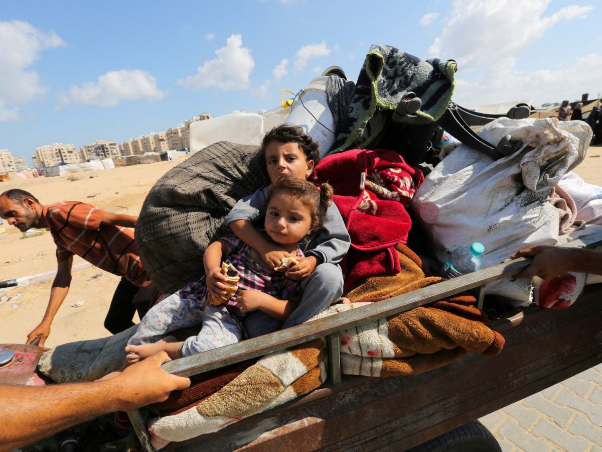 Tens of thousands of Palestinians displaced in southwest Gaza in past few days