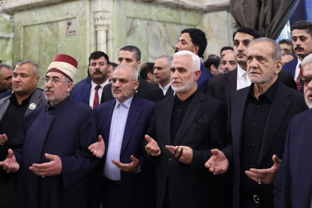 Iranian president visits holy shrines during Iraq trip