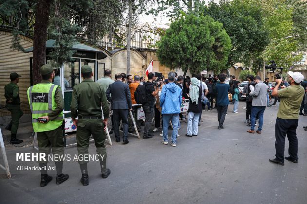 Iranians express solidarity with Lebanon over deadly pager blasts