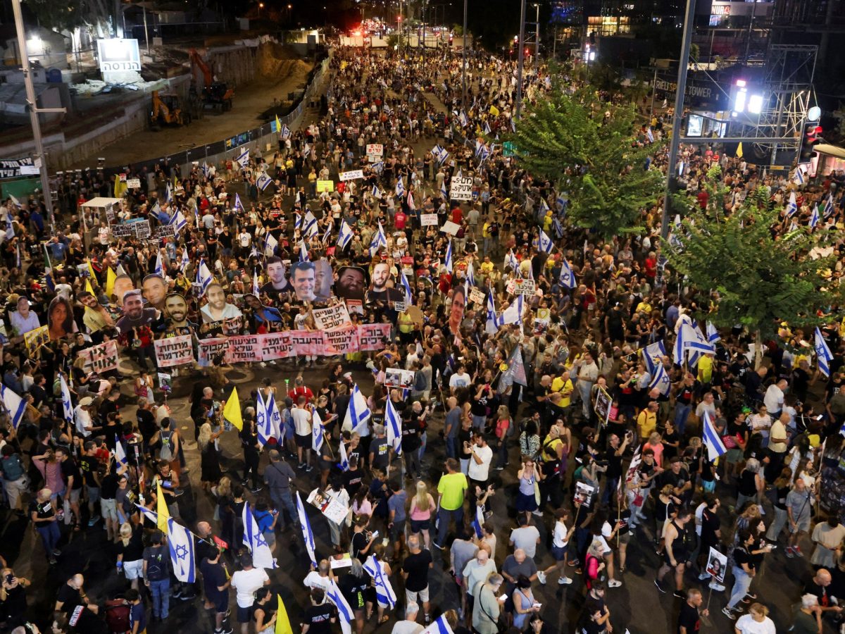 Thousands of Israelis protest in Tel Aviv to demand prisoner swap agreement 1 Israel Protest