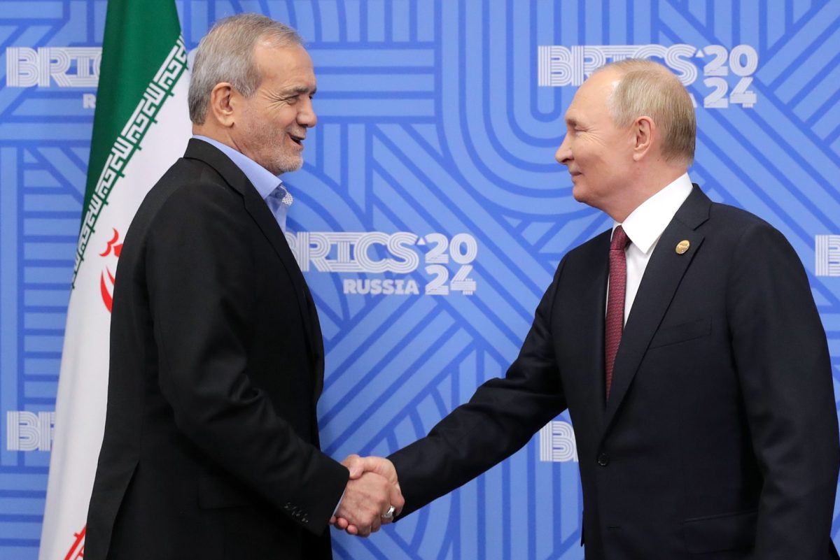 Iranian presiden meets Putin, urges deeper Tehran-Moscow cooperation