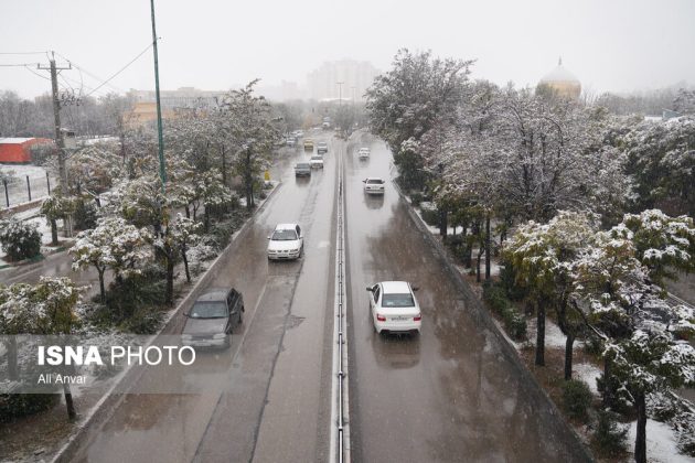 Different Iranian cities blanketed in snow