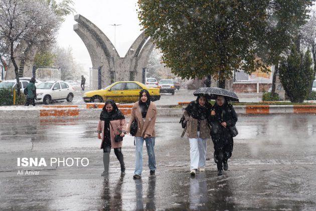 Different Iranian cities blanketed in snow