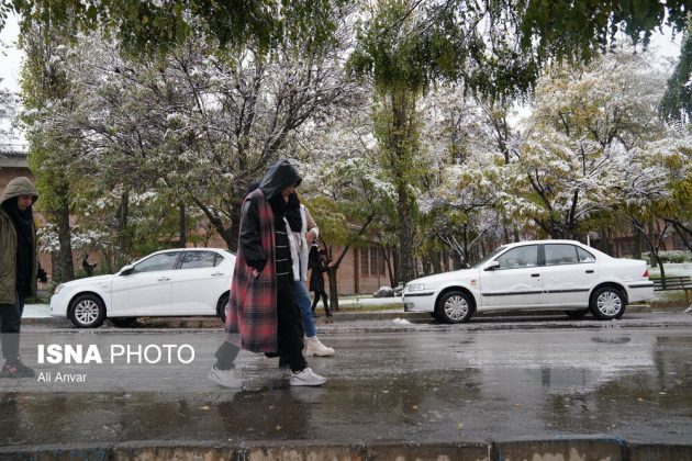 Different Iranian cities blanketed in snow