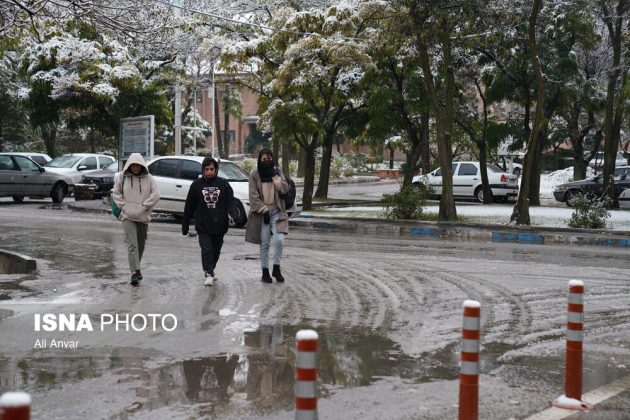 Different Iranian cities blanketed in snow