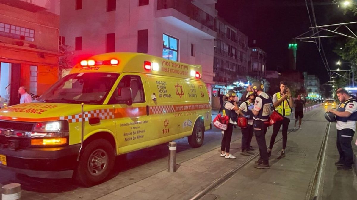 At least seven killed in Tel Aviv shooting 1 Israel Ambulance