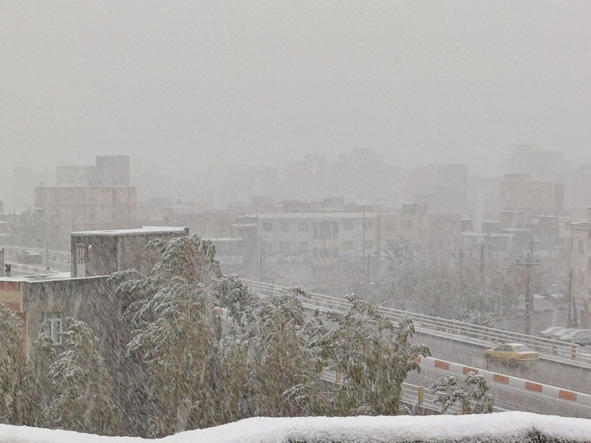 Different Iranian cities blanketed in snow