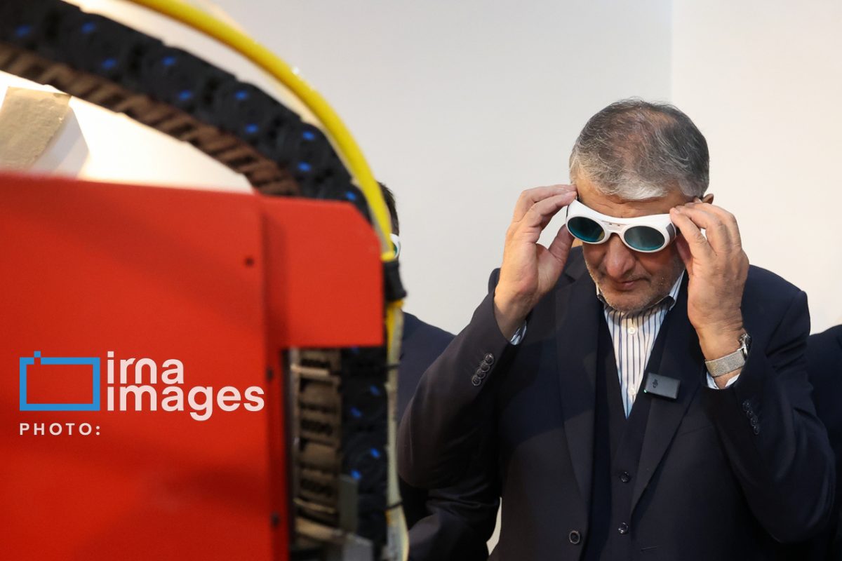 Iran unveils three new laser achievements at specialized exhibition