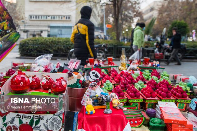 Festive spirit takes over Iran as Yalda Night approaches