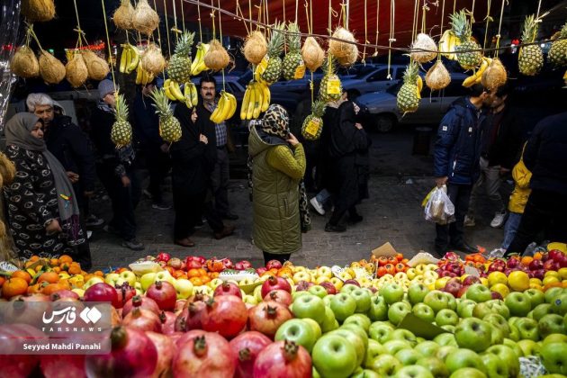 Shopping frenzy for Yalda Night in Iran’s Ardabil