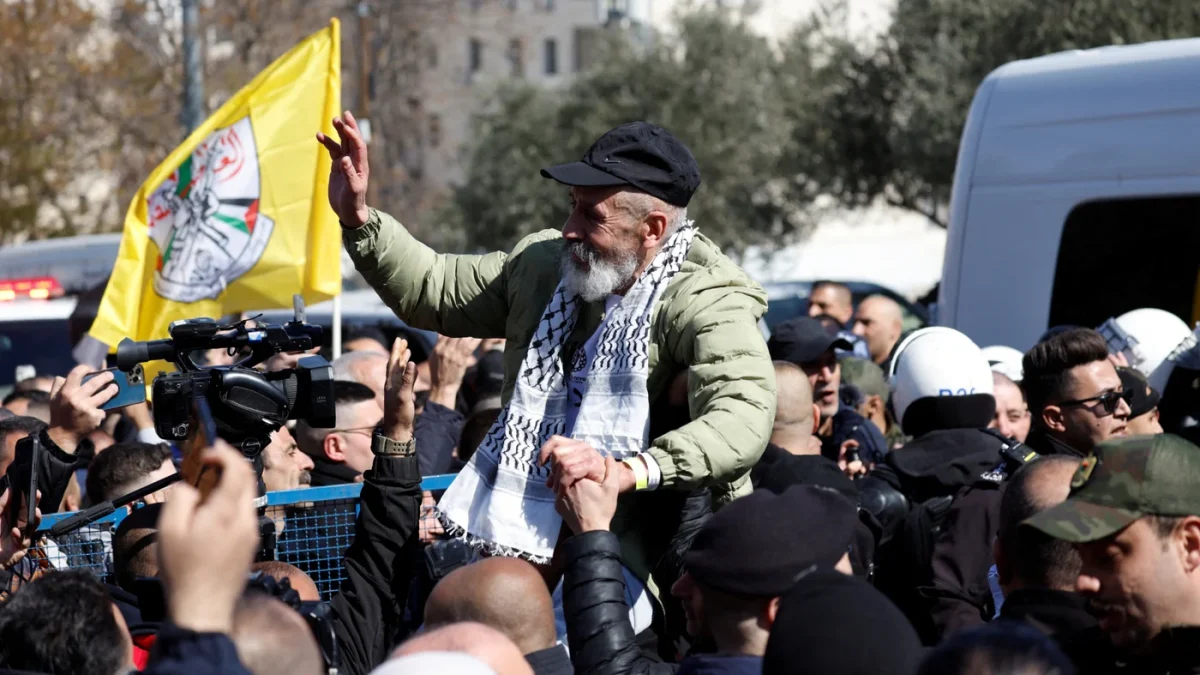 Israel frees hundreds of Palestinians after captives in Gaza released by Hamas