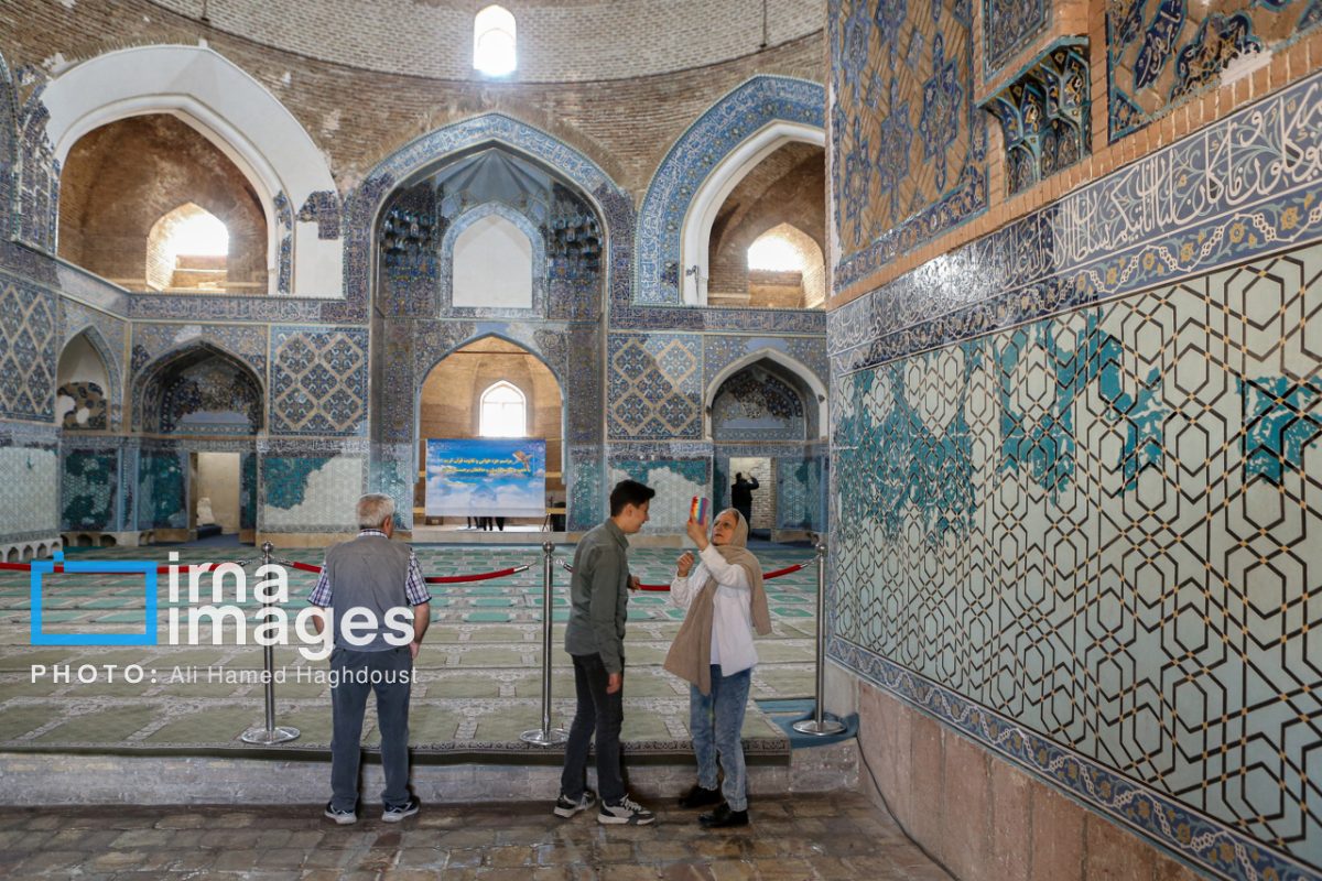 Nowruz visitors flock to Iran's Tabriz 