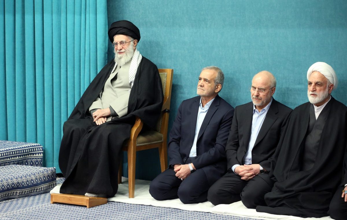 Ayatollah Khamenei: Iran will not give in to demands of bullies 1 Ayatollah Khamenei: Iran will not give in to demands of bullies