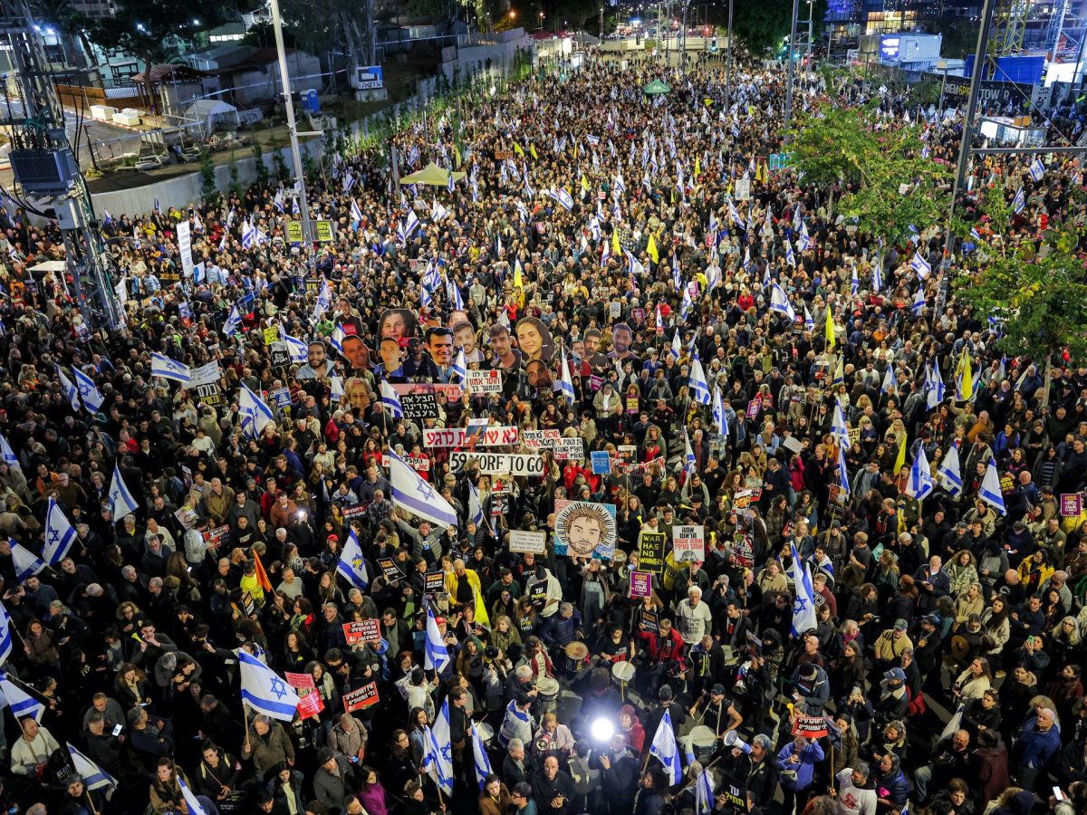 Tens of thousands of Israelis rally for hostages, against dismissal of Shin Bet chief