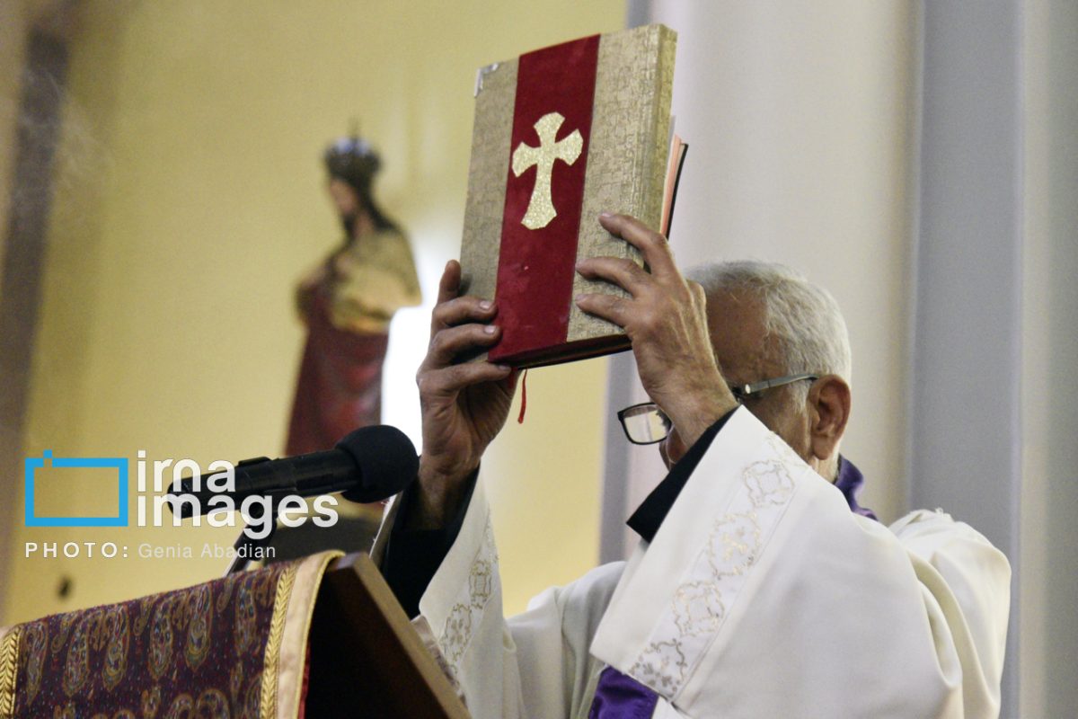 Tehran holds prayer ceremony in memory of Pope Francis I