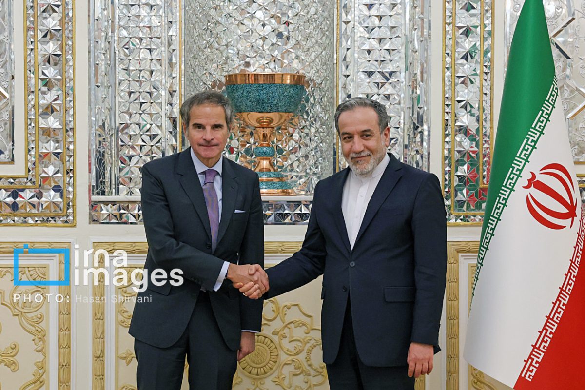 Iran FM says talks with IAEA chief “constructive”; urges agency to maintain neutral role in nuclear talks