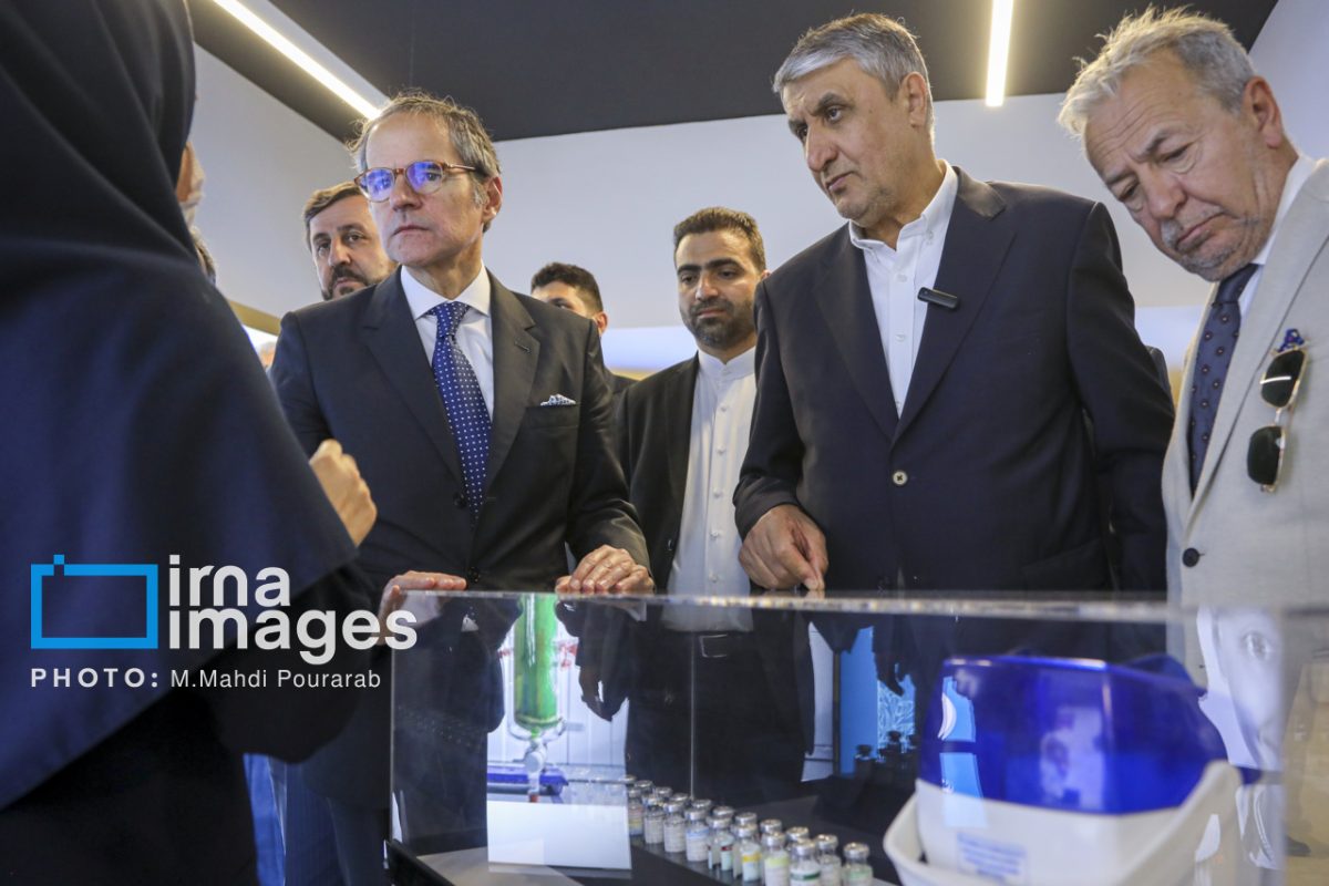 IAEA chief visits Iran’s nuclear achievements exhibition following high-level talks