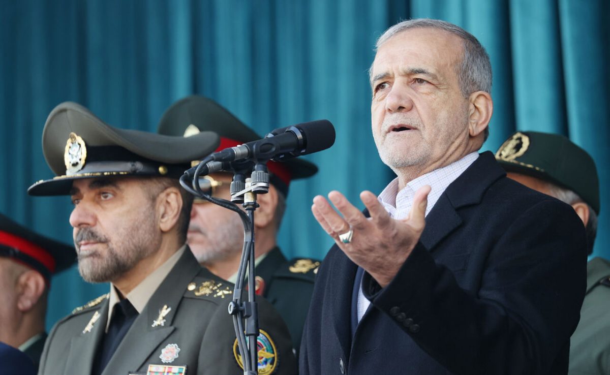 Iran’s president praises Army as “nation’s strong fortress”