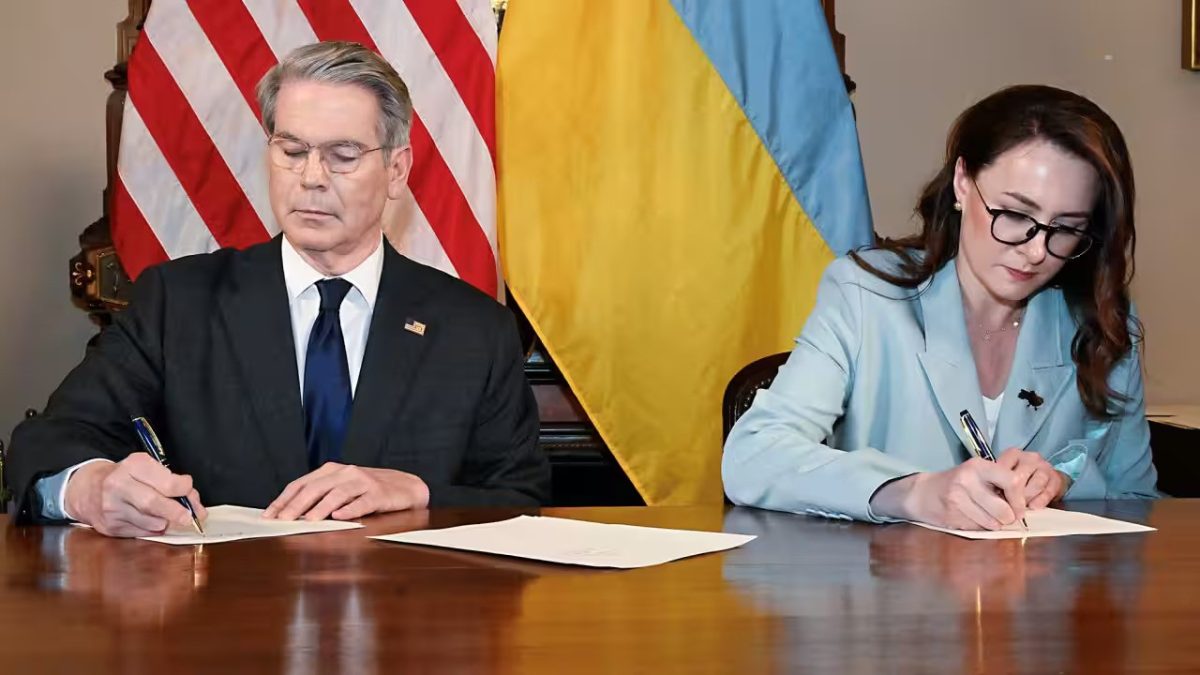 US and Ukraine ink minerals deal
