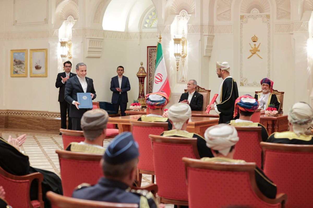 Iran, Oman sign 18 cooperation documents