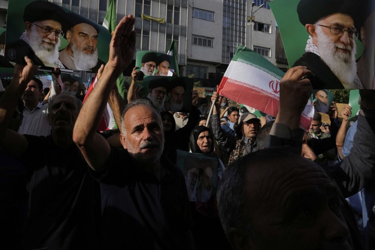 Kayhan newspaper criticizes Western-leaning factions over war, negotiations