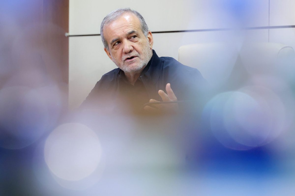 Iran’s president faces backlash & praise over withdrawal of online content bill