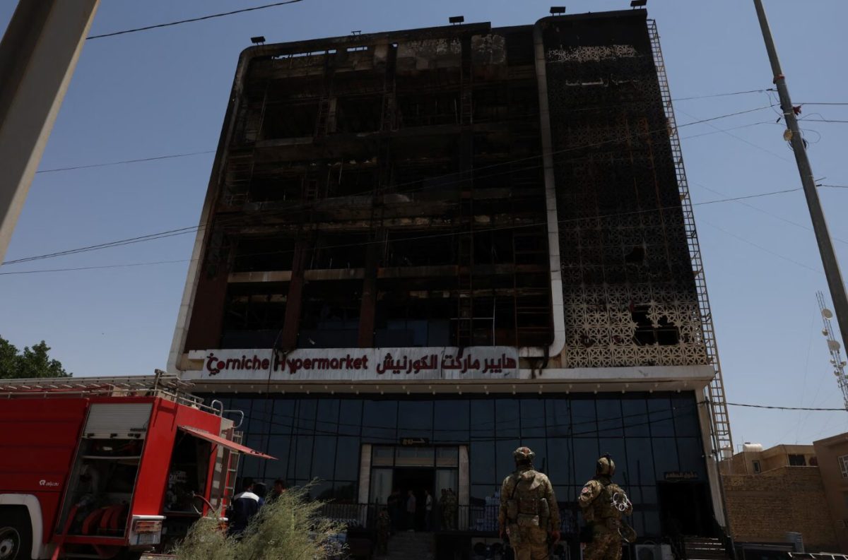 Over 60 dead, dozens rescued in huge fire at hypermarket in Iraq