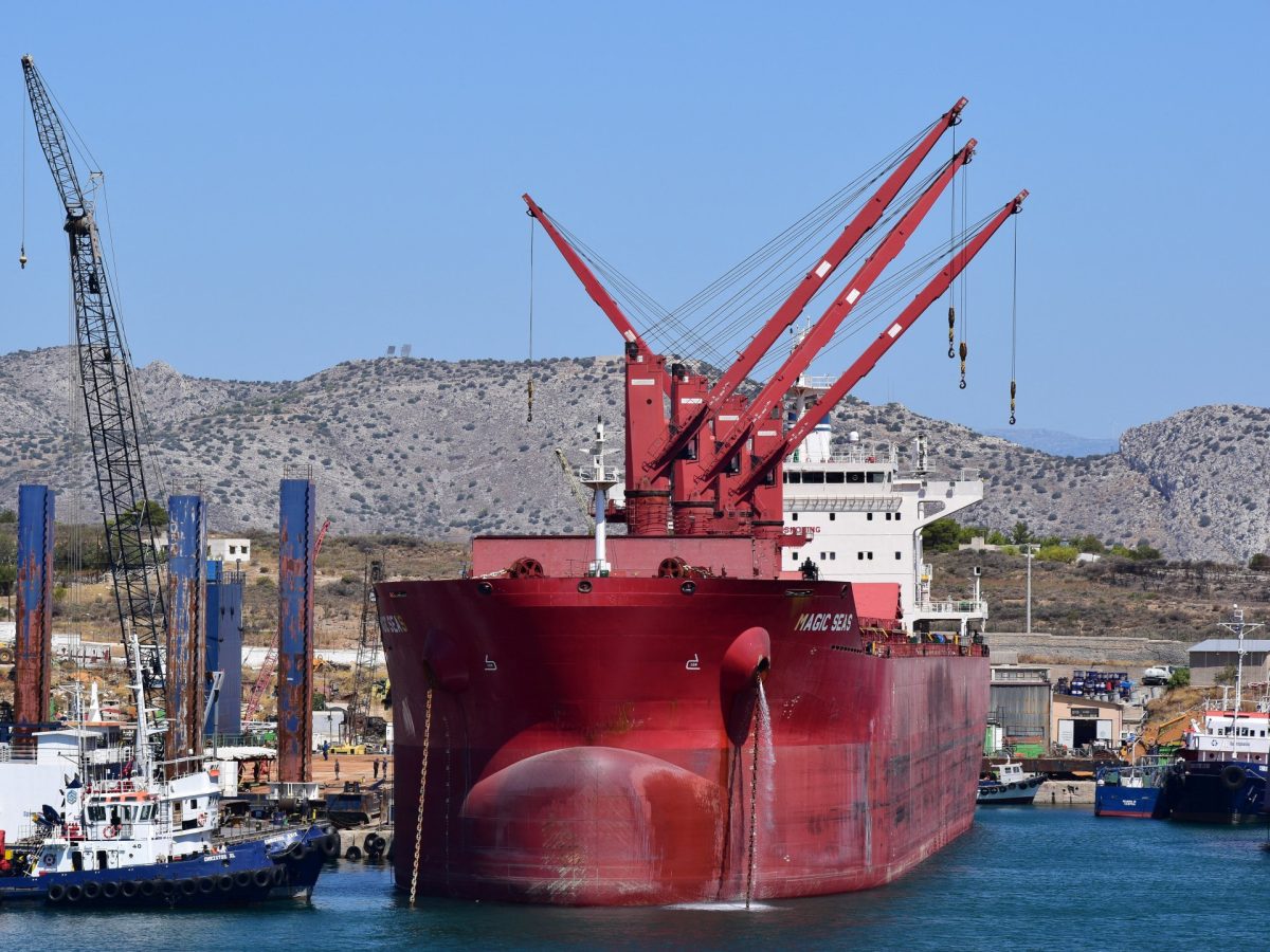 Three killed in Red Sea in suspected attack by Yemen’s Houthis 1 Three killed in Red Sea in suspected attack by Yemen’s Houthis