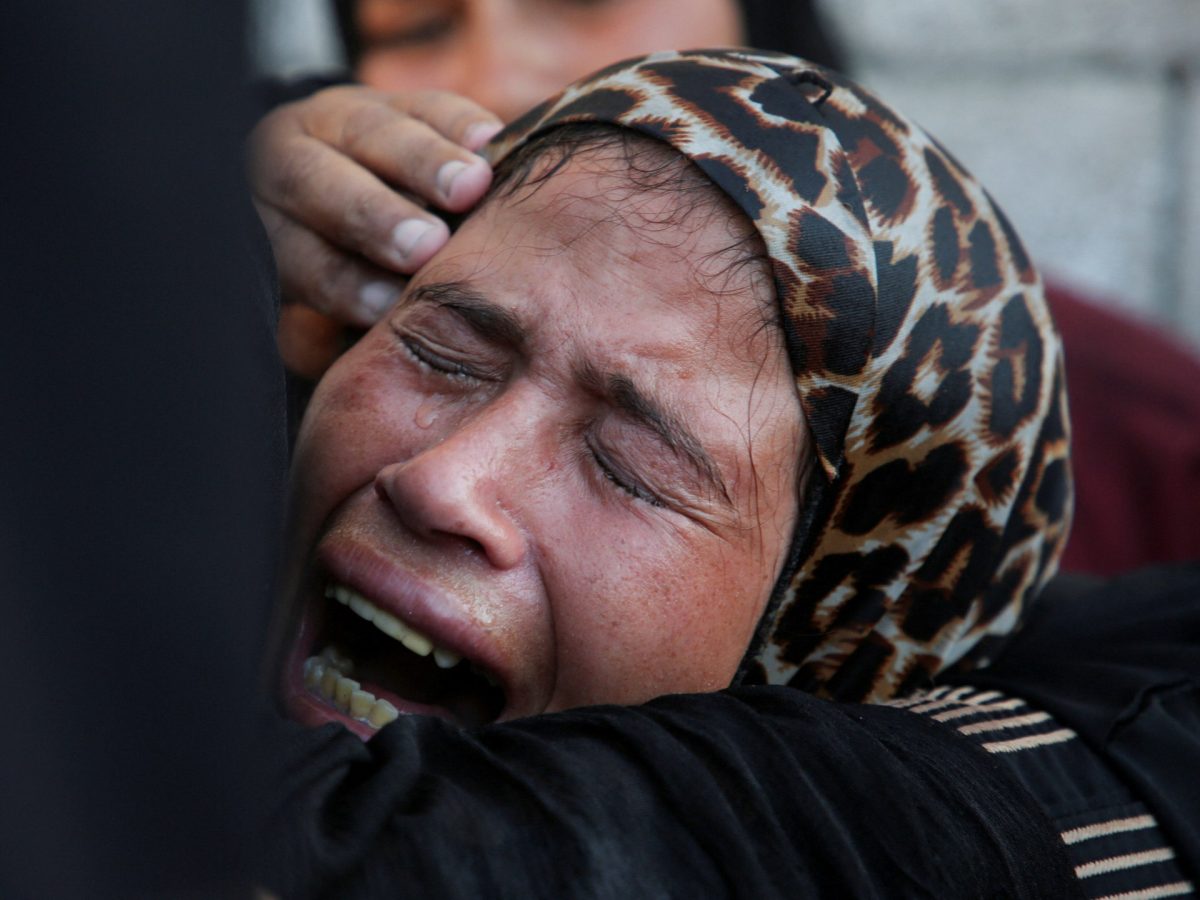 Hamas agrees to release 10 Israeli hostages