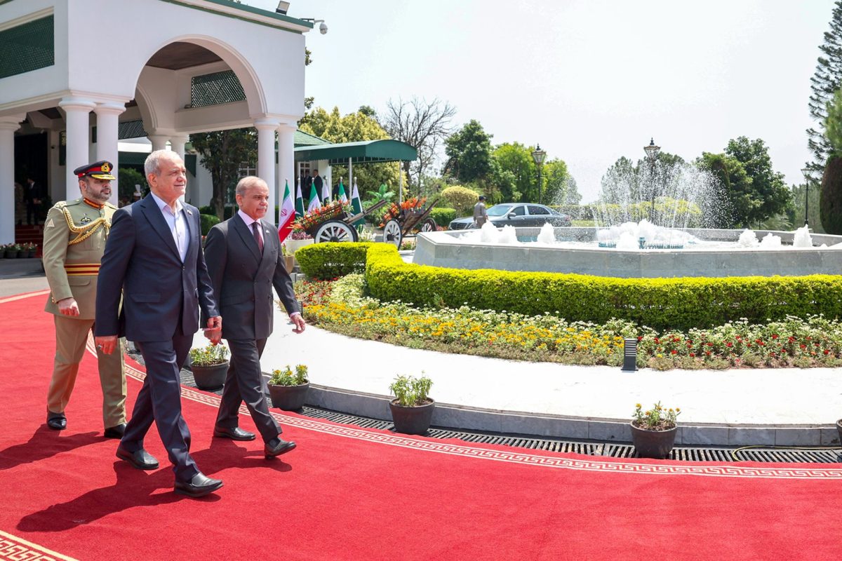 Iranian president receives official welcome in Islamabad, plants sapling at PM residence 1 Iranian president receives official welcome in Islamabad, plants sapling at PM residence