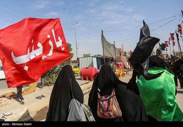 Arbaeen pilgrims march toward Karbala, Iraq