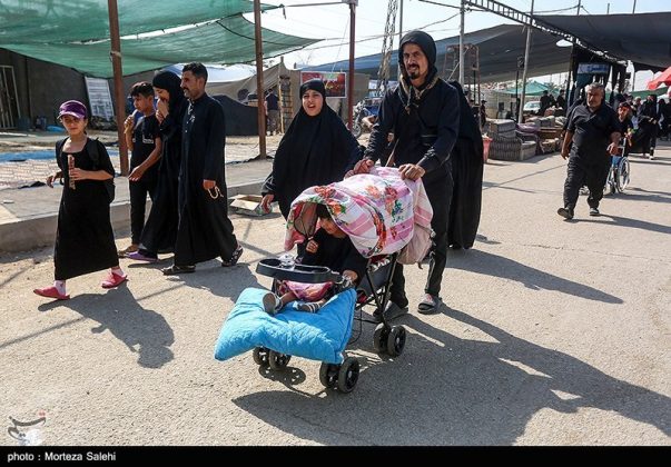 Arbaeen pilgrims march toward Karbala, Iraq
