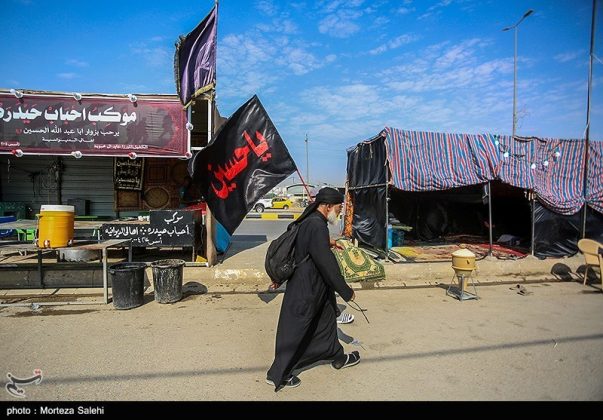 Arbaeen pilgrims march toward Karbala, Iraq