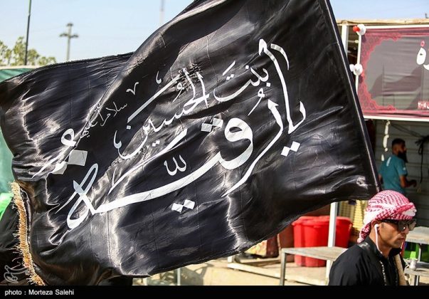 Arbaeen pilgrims march toward Karbala, Iraq