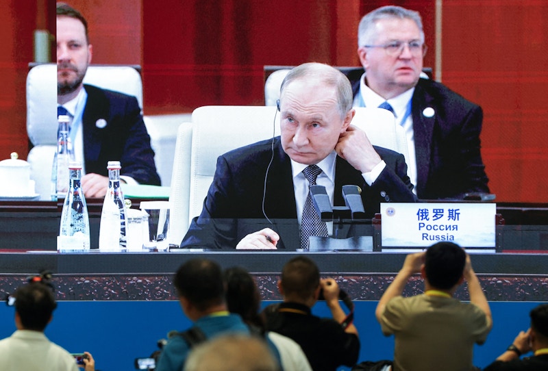 Putin defends Ukraine invasion at SCO, slams West 1 Putin defends Ukraine invasion at SCO, slams West