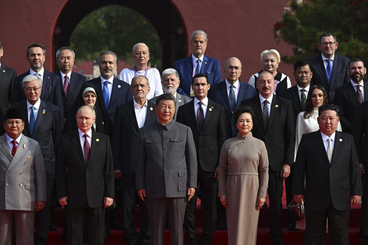 Xi oversees China's massive military parade with Putin, Kim, Pezeshkian in attendance 1 Xi oversees China's massive military parade with Putin, Kim, Pezeshkian in attendance