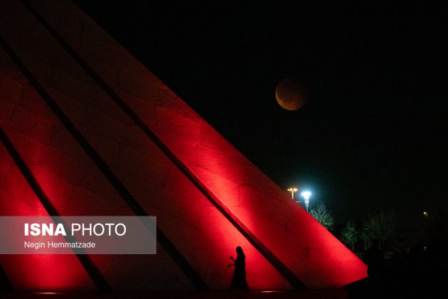 Iran witnesses longest lunar eclipse of century