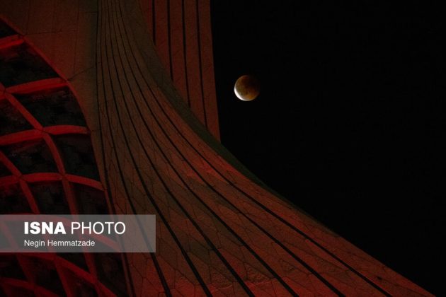 Iran witnesses longest lunar eclipse of century