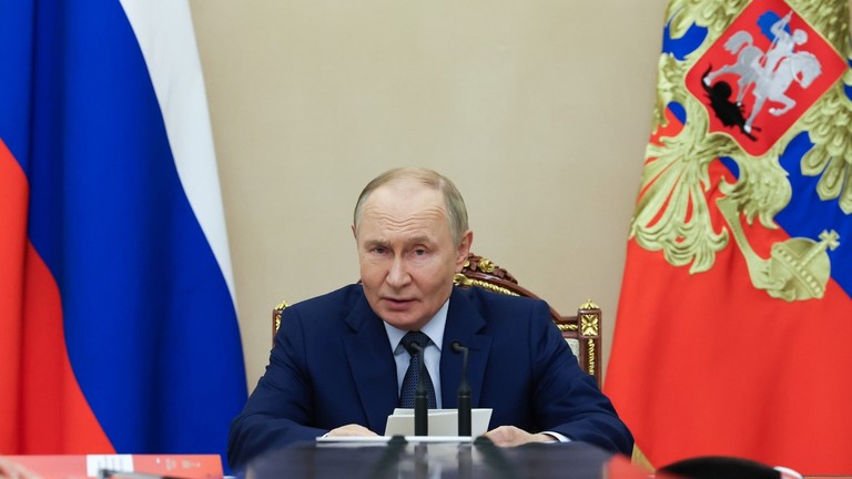 Putin: Russia ready to respond to any threat